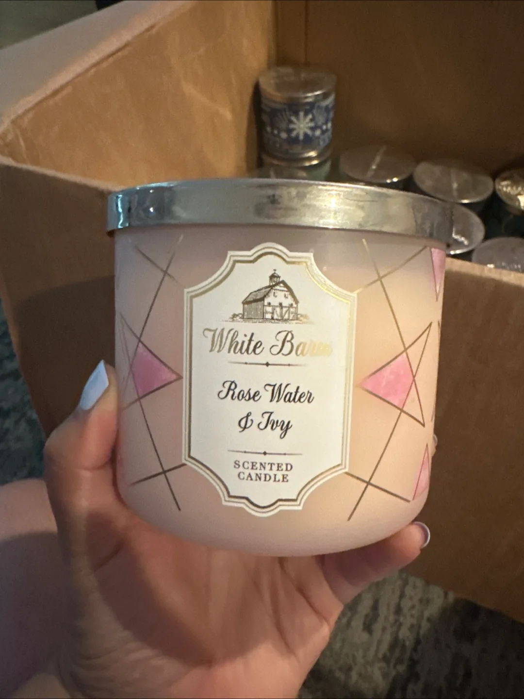 White Barn Rose Water & Ivy Scented Candle thumbnail