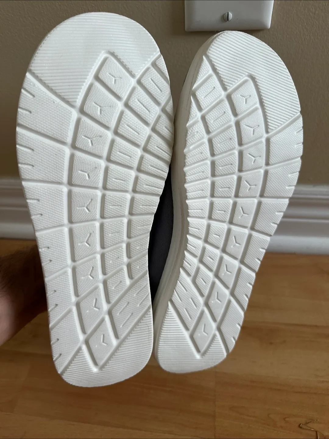 Brand new gray slip-on shoes image indicator(4)