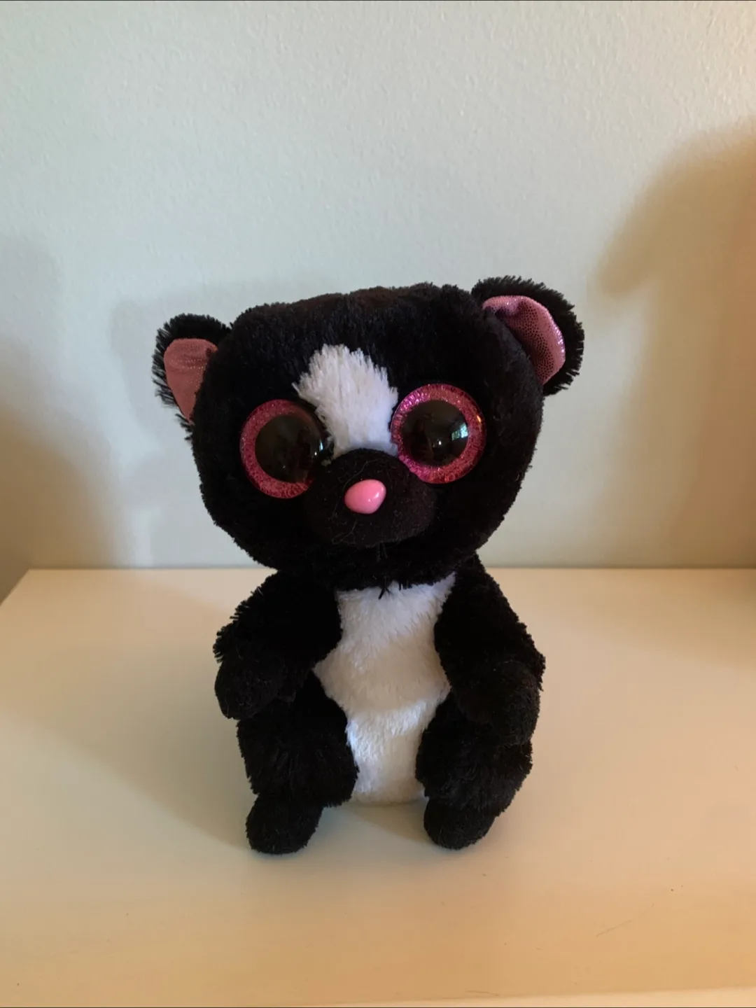 Ty Beanie Boo Skunk Plushie thumbnail