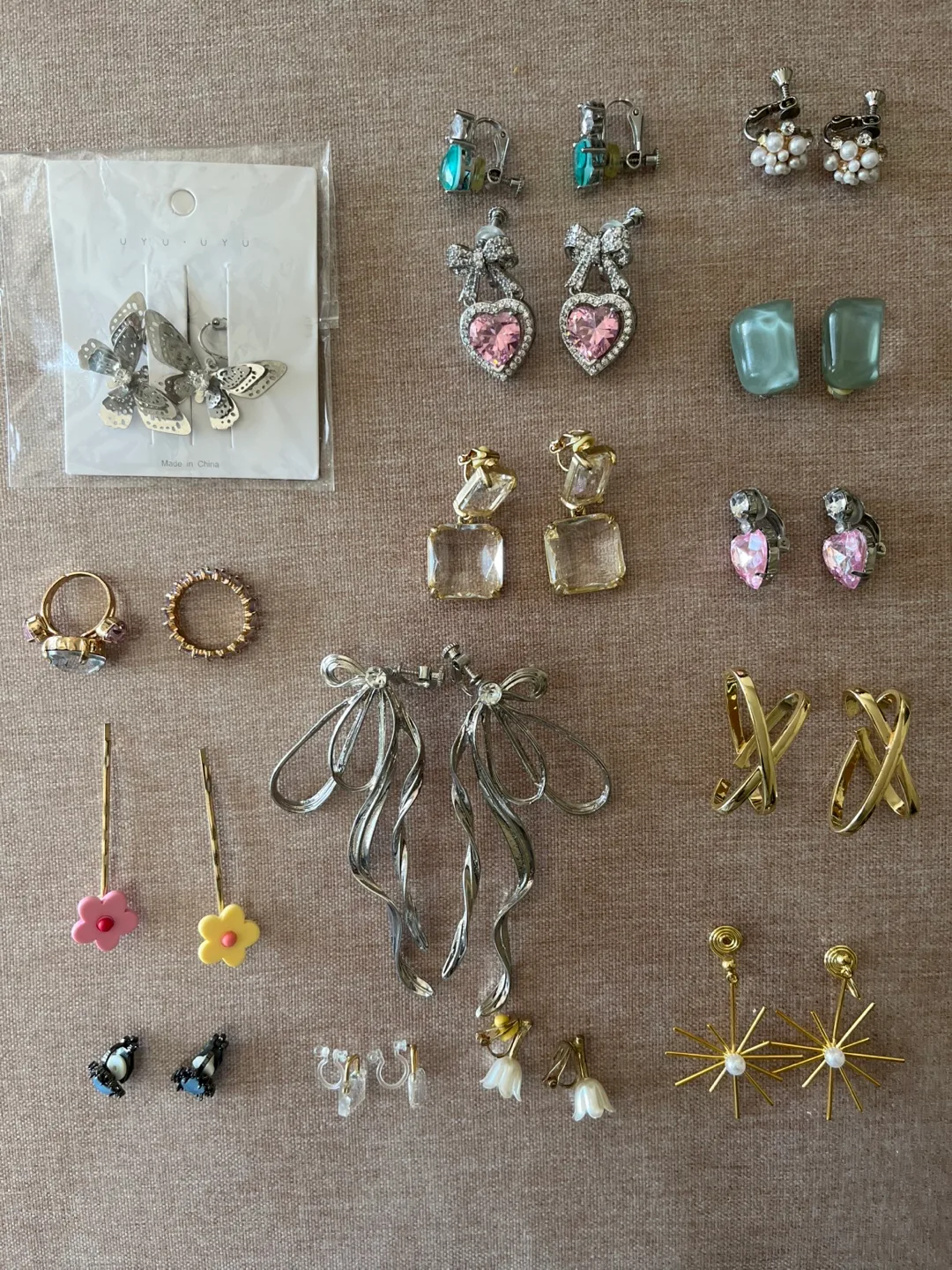 Earrings thumbnail
