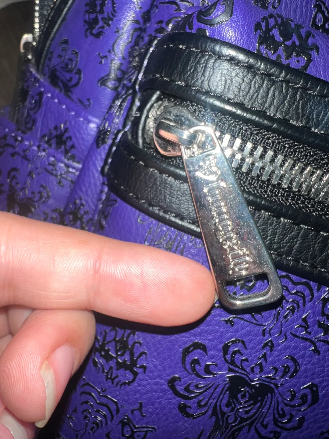 Purple backpack with floral pattern 💚🥕 image indicator(2)