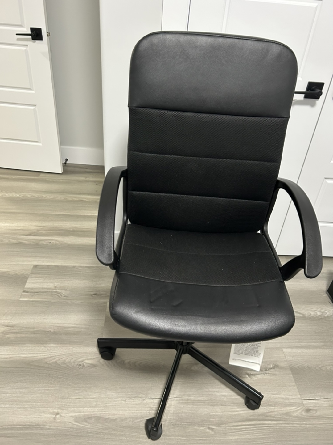 Black Office Chair - photo 3