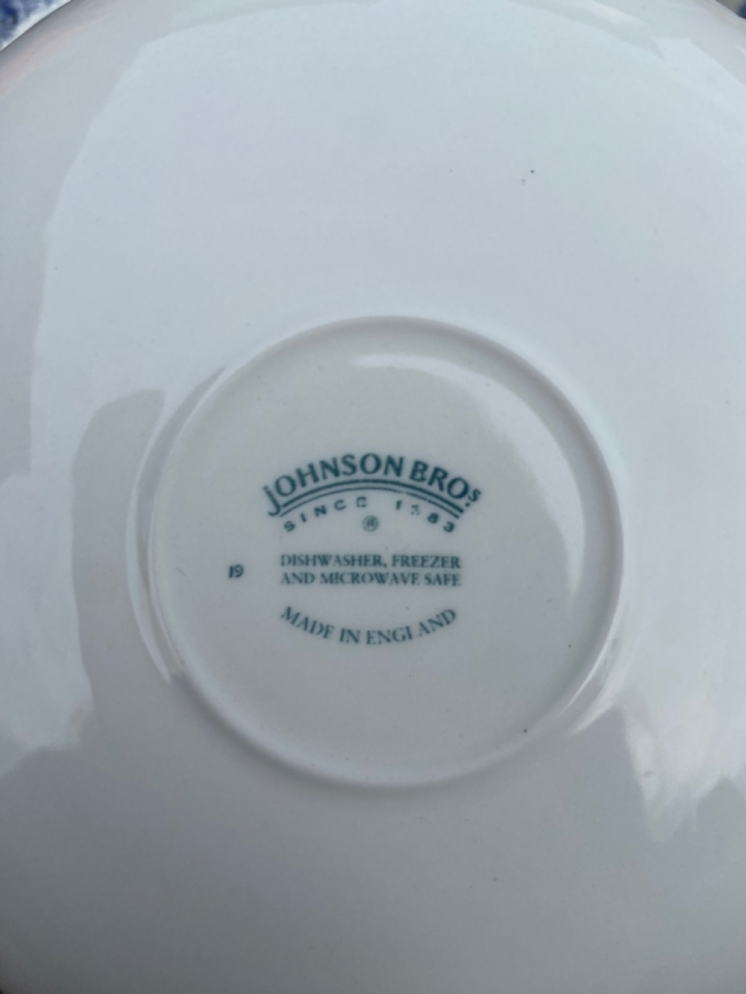 Johnson Bro Fine China Teacups and Saucers - photo 5