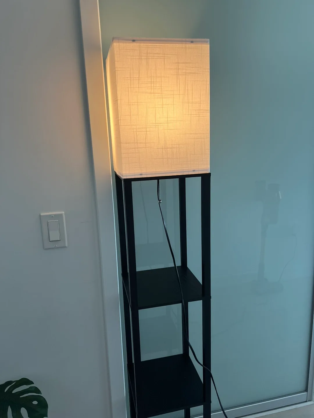 Floor Lamp with Shelves image indicator(2)
