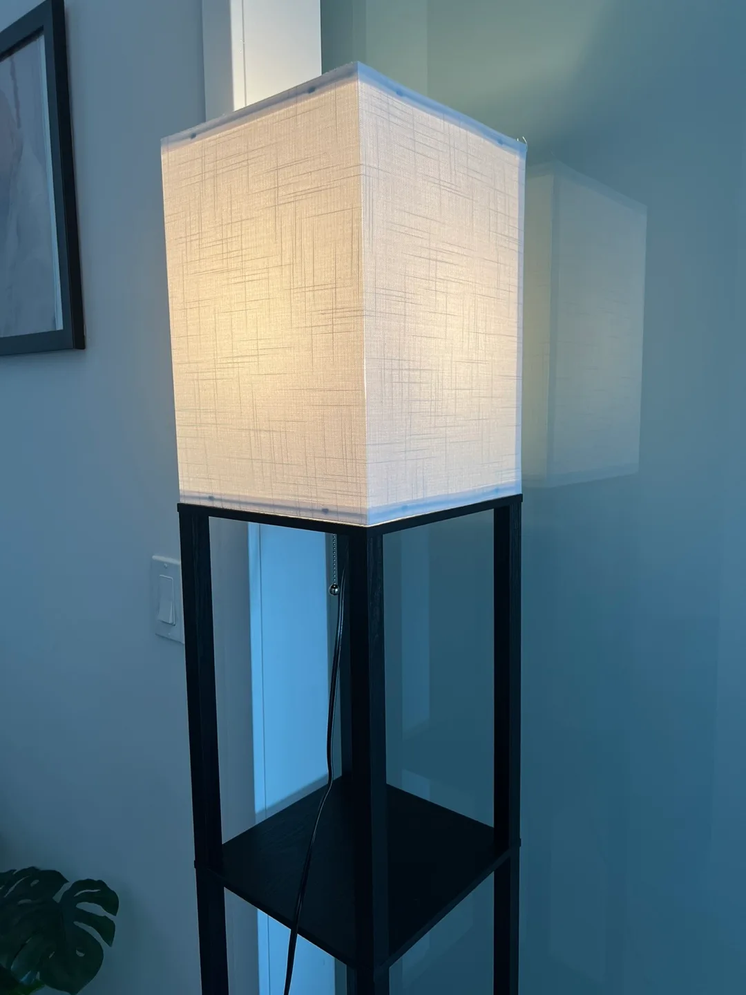 Floor Lamp with Shelves image indicator(7)