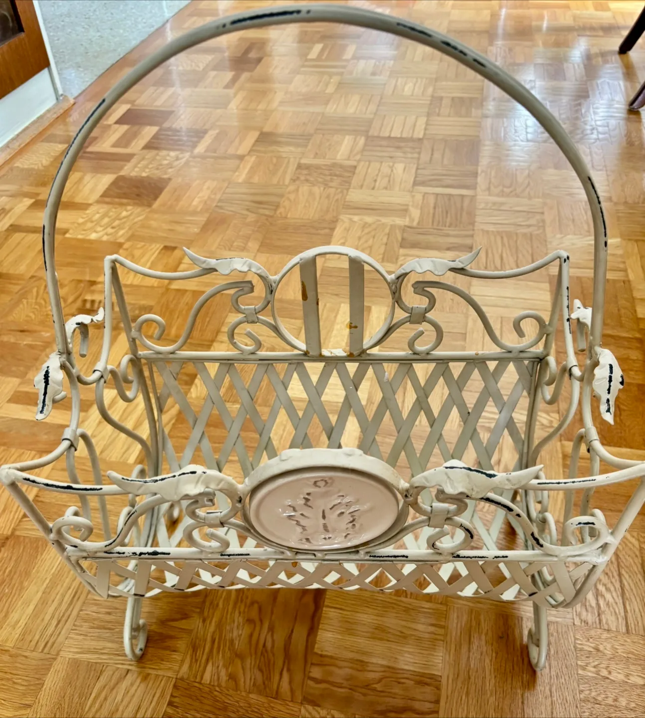 Decorative Magazine Stand image indicator(3)