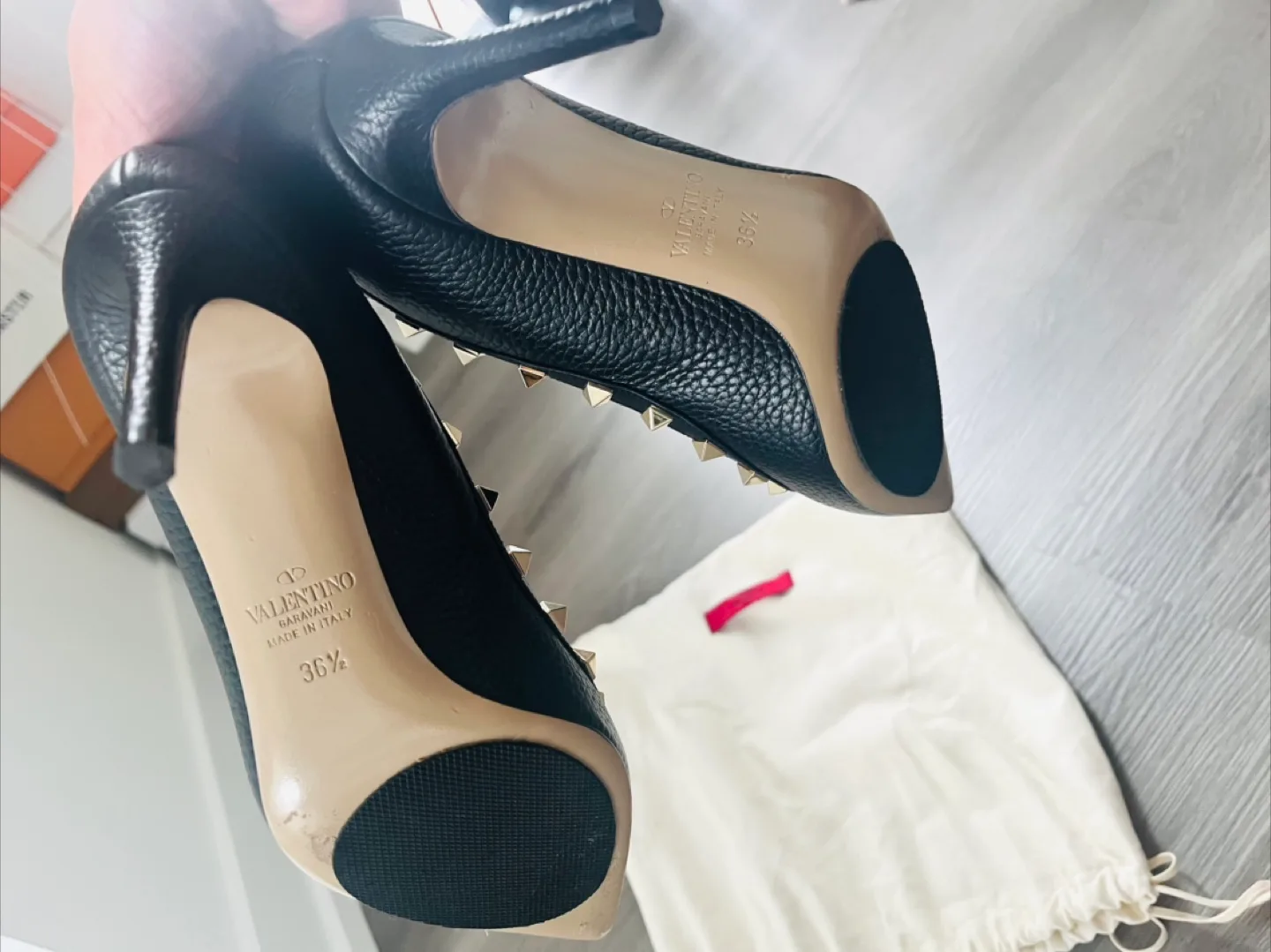 Valentino Rockstud Heels - Black Leather - Size 36.5 image indicator(2)