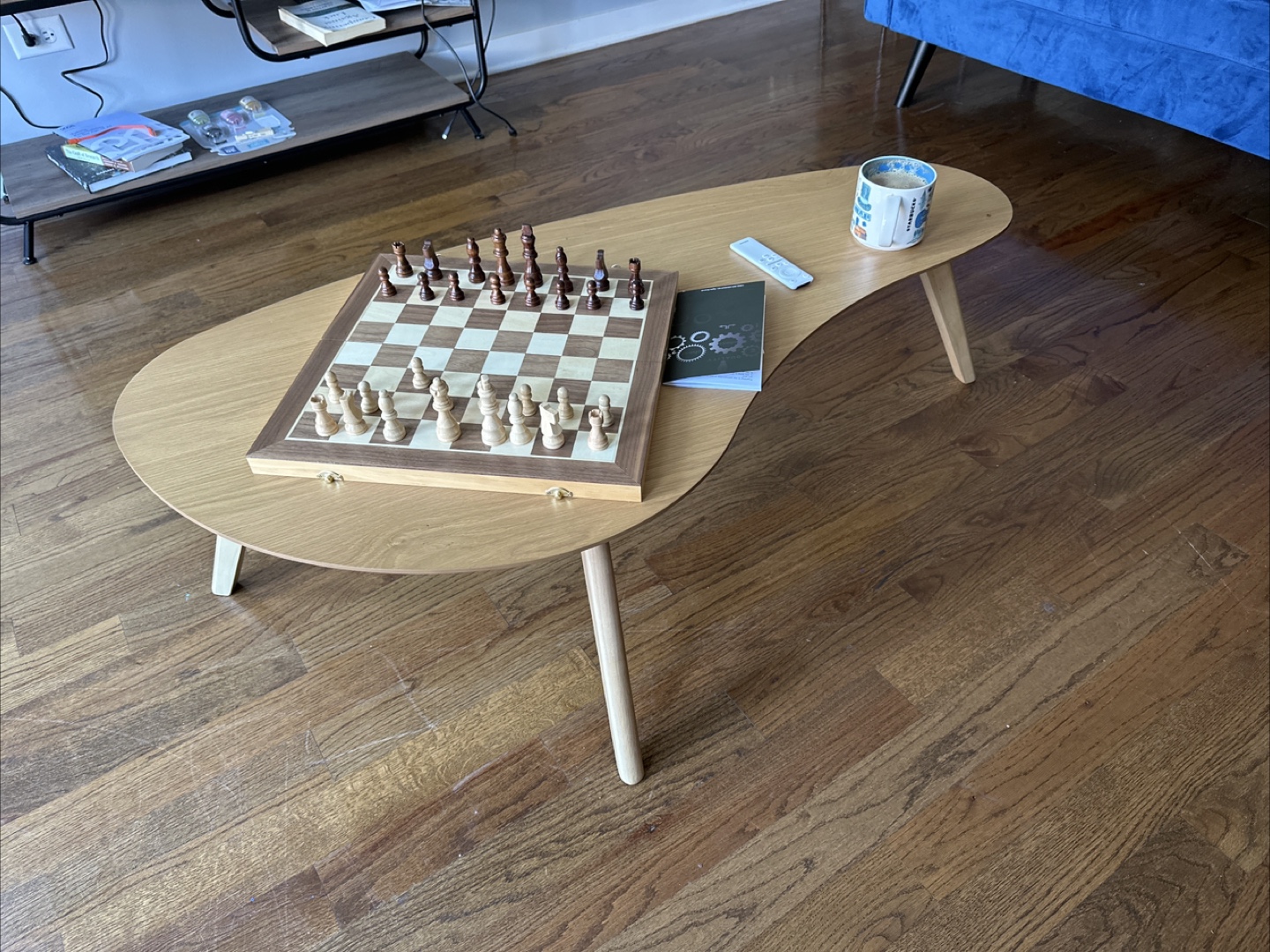 Stylish Wooden Coffee Table - photo 3