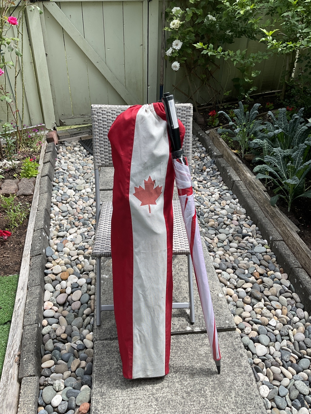 Canadian Flag Chair & Umbrella Set