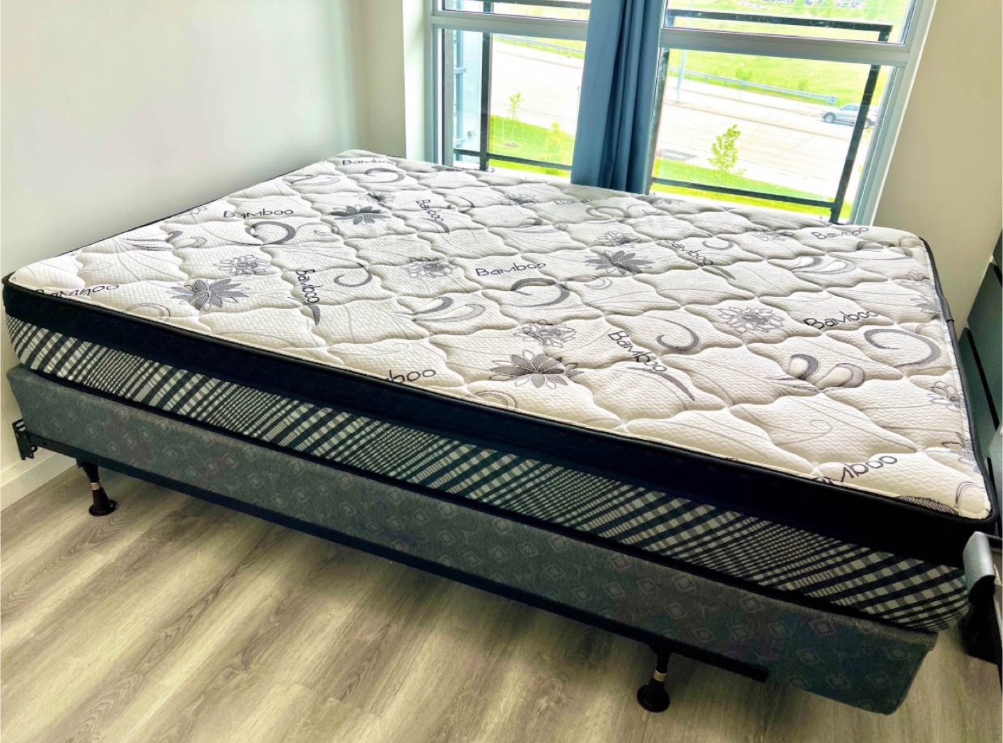 Queen Bed + Mattress + Metal Frame - Excellent Condition