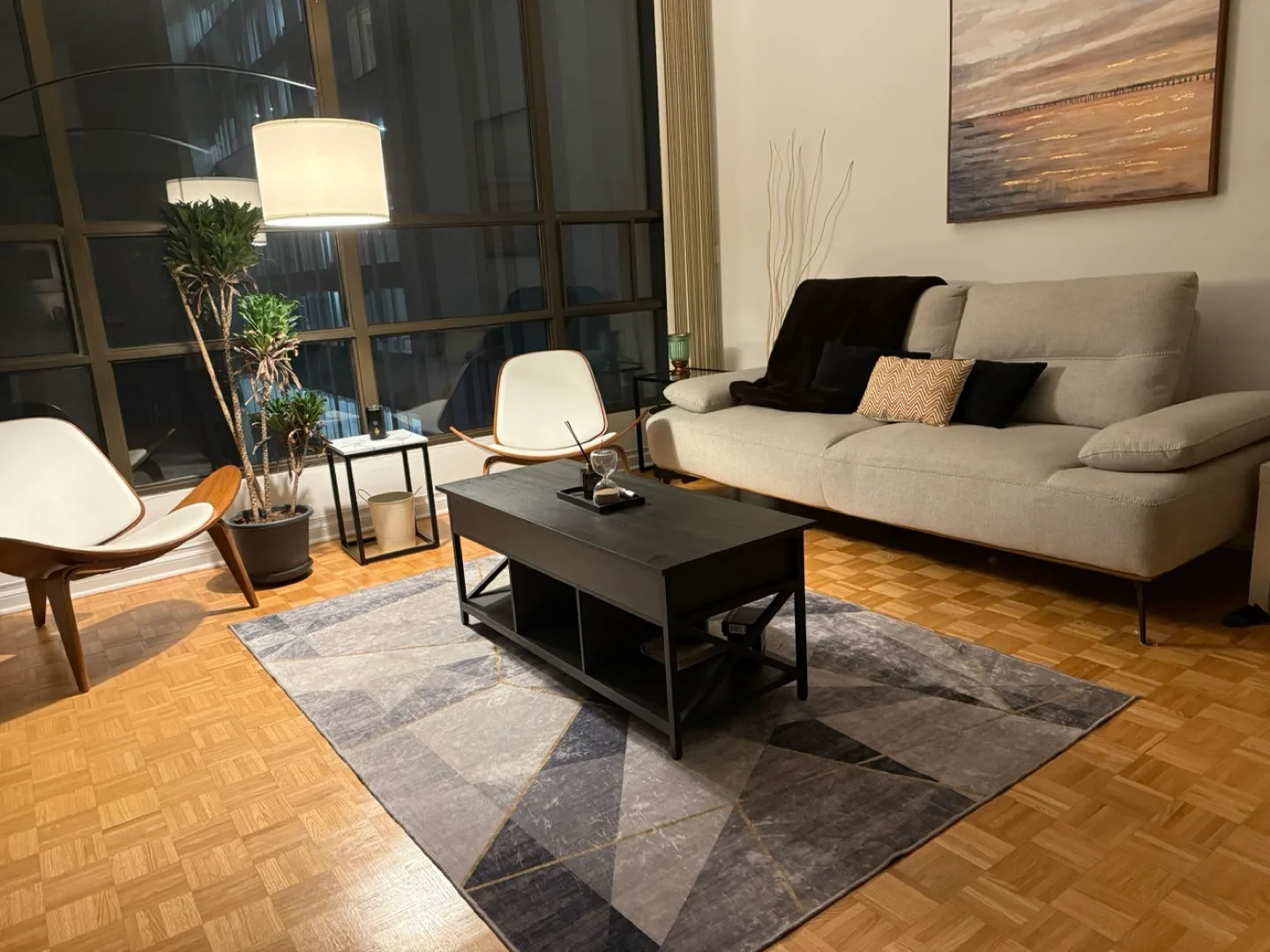 Structube Couch - Expandable to a sofa bed image indicator(3)