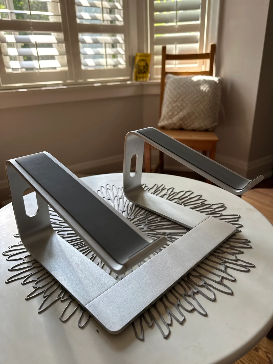 Silver Laptop Stand image indicator(9)