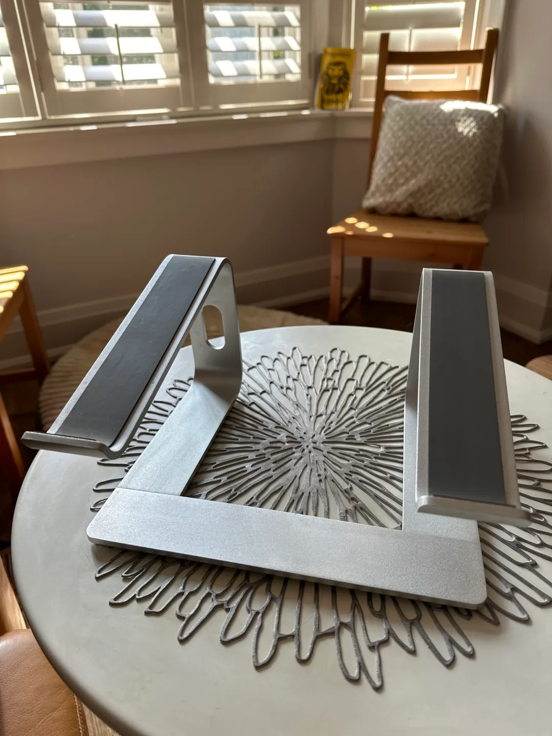 Silver Laptop Stand image indicator(8)