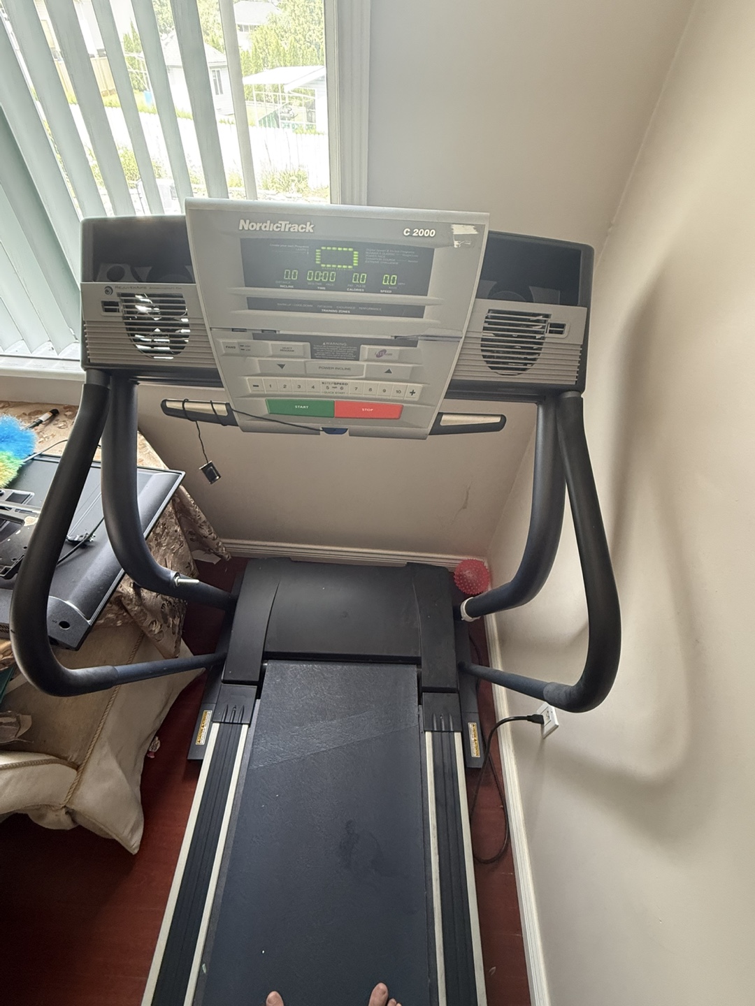 NordicTrack C 2000 Treadmill - photo 3