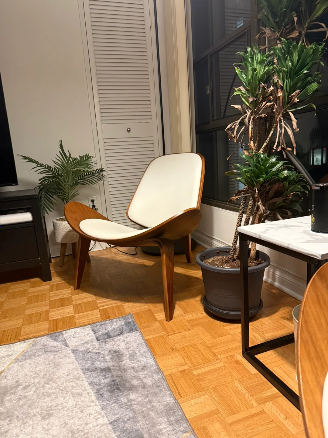 Eggshell Lounge Chair - Set of 2 image indicator(4)