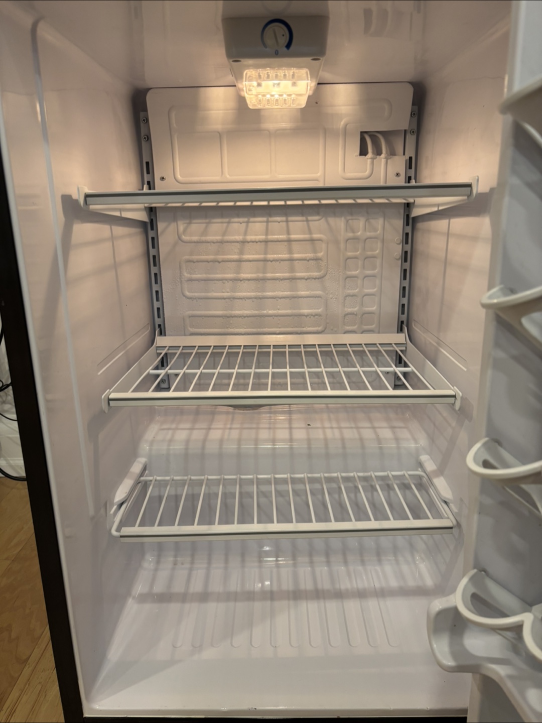 Danby Black Mini Fridge 20.7” - photo 5