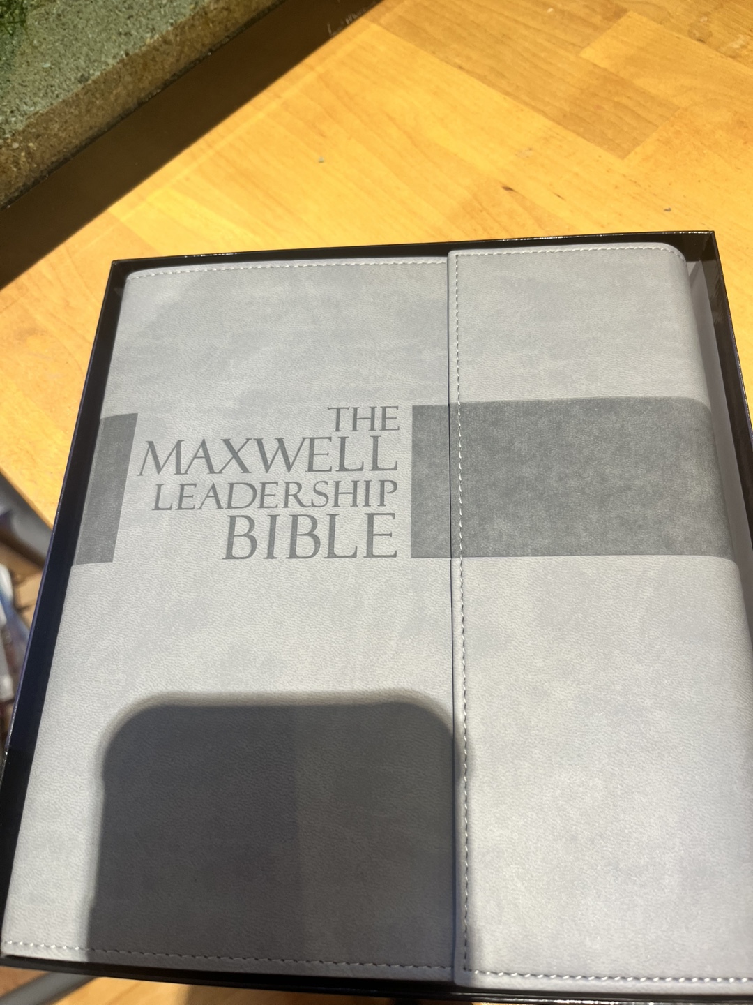 The Maxwell Leadership Bible - New King James Version - photo 2