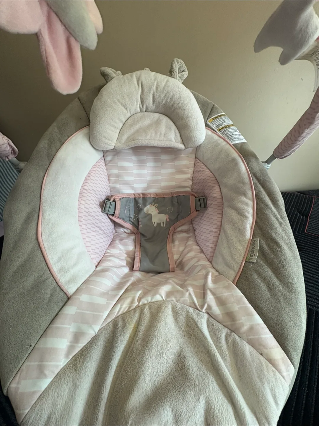 Ingenuity Soothing Baby Bouncer Infant Seat with Vibrations image indicator(5)