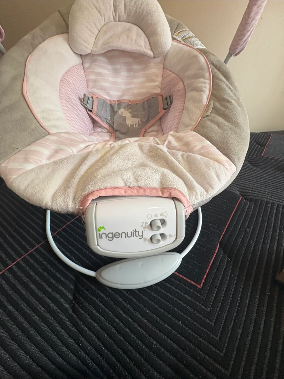 Ingenuity Soothing Baby Bouncer Infant Seat with Vibrations image indicator(6)