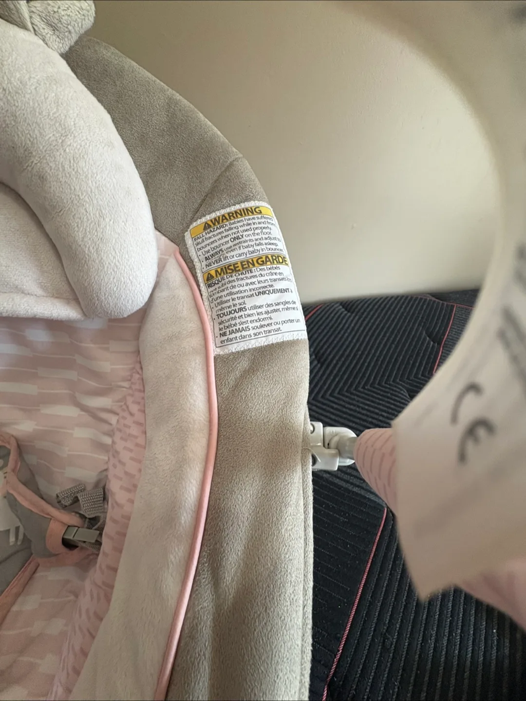 Ingenuity Soothing Baby Bouncer Infant Seat with Vibrations image indicator(8)