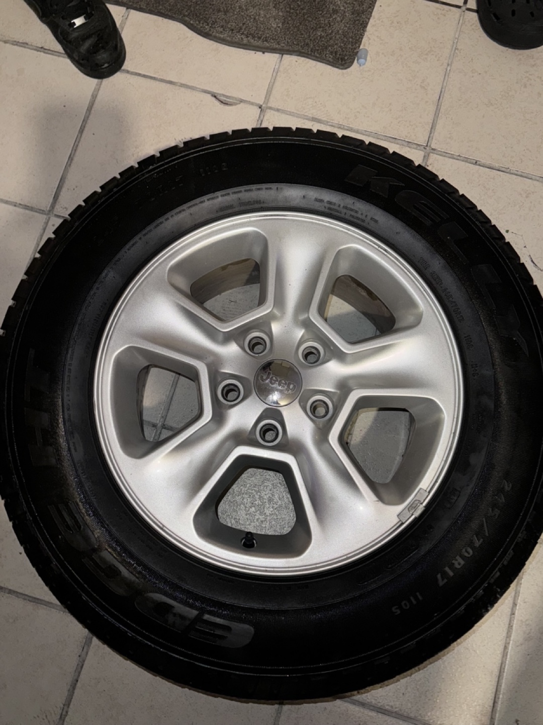 Jeep tiers 245/75r17 - photo 3