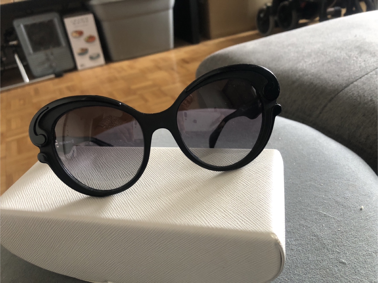 Prada Black Sunglasses with Case - photo 2