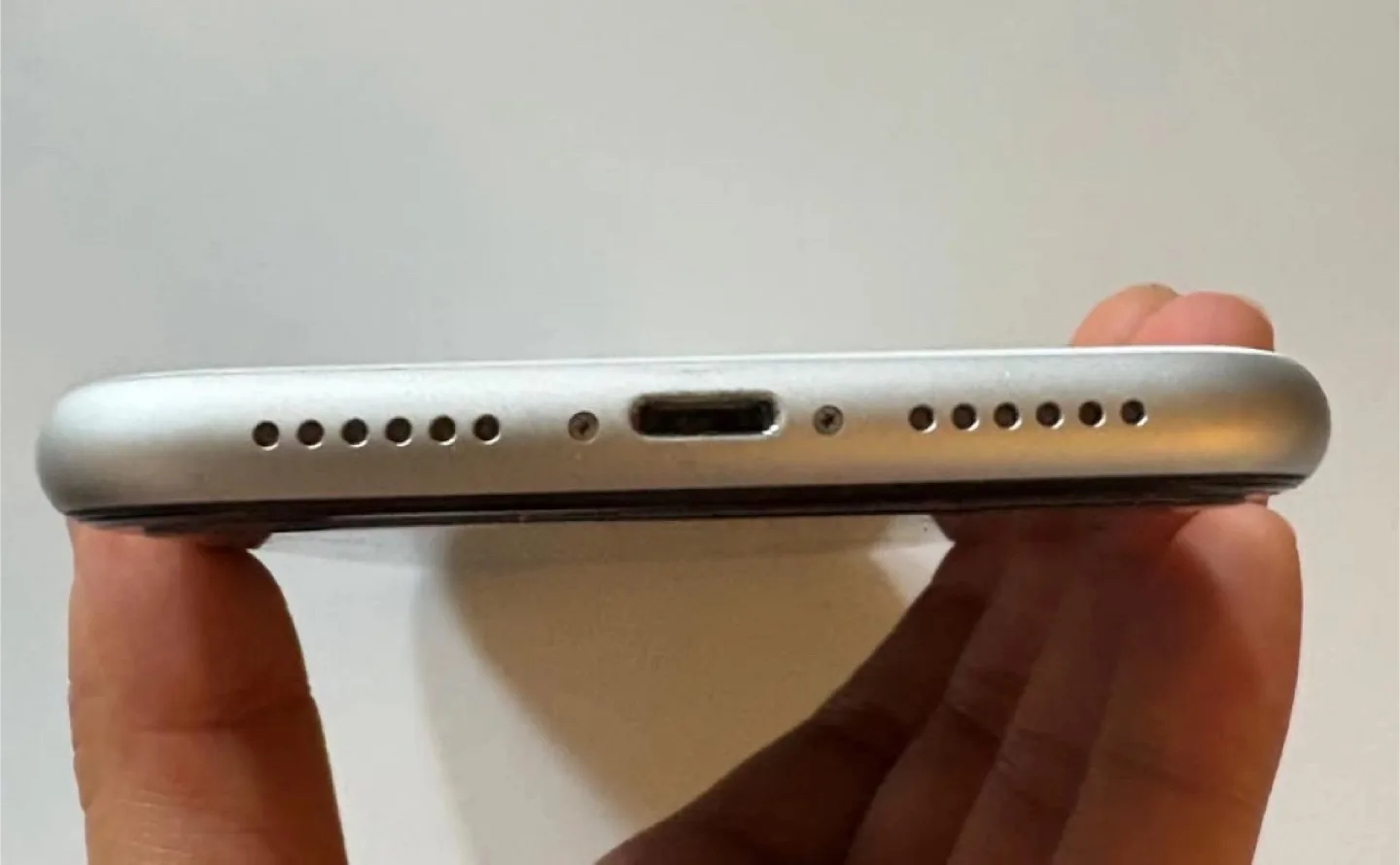 Iphone XR 64GB - Battery replaced from Apple Store image indicator(5)