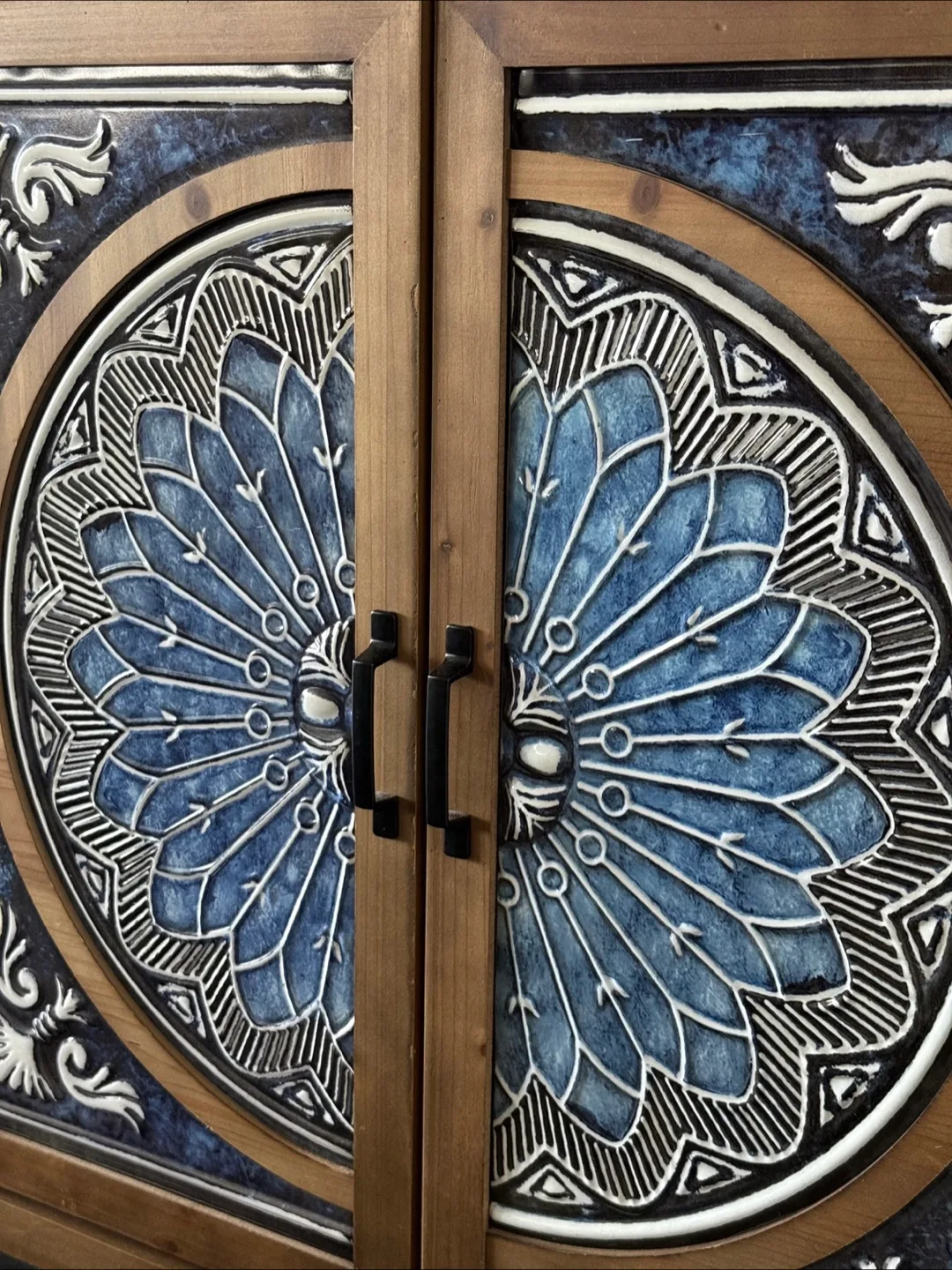 Decorative Accent Cabinet image indicator(3)