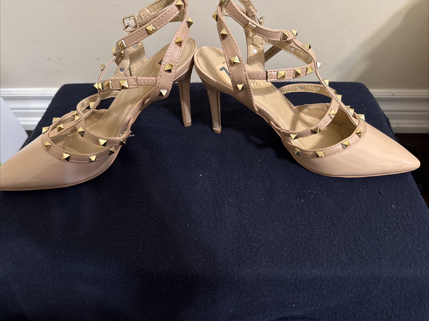 Nude Studded Heels Size 7 - photo 3