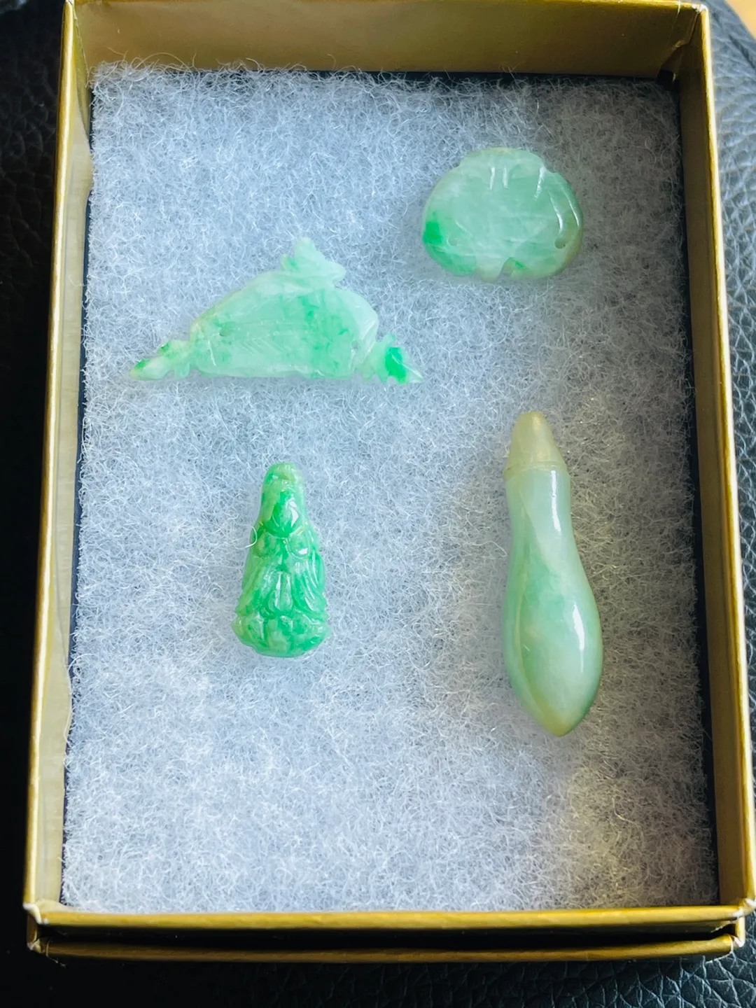 Green Jade Carvings Set thumbnail