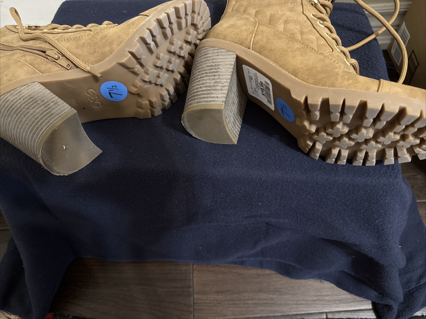 Brown Guess Lace-Up Boots - photo 4
