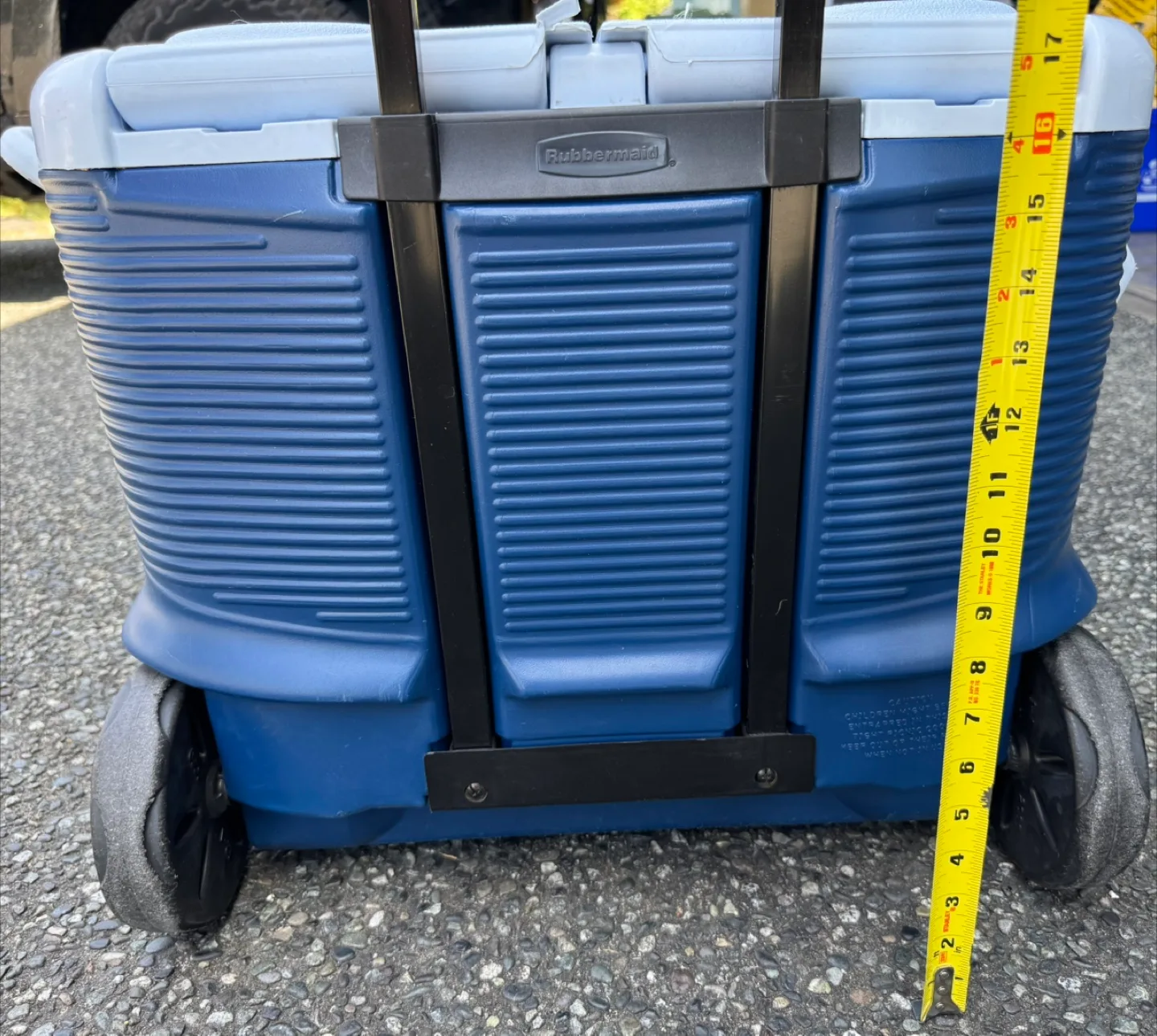 Rubbermaid Rolling Cooler image indicator(6)