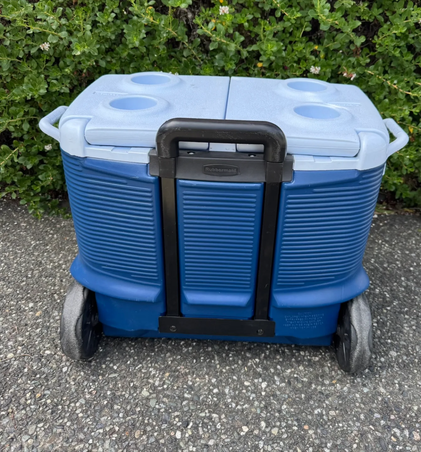 Rubbermaid Rolling Cooler image indicator(2)