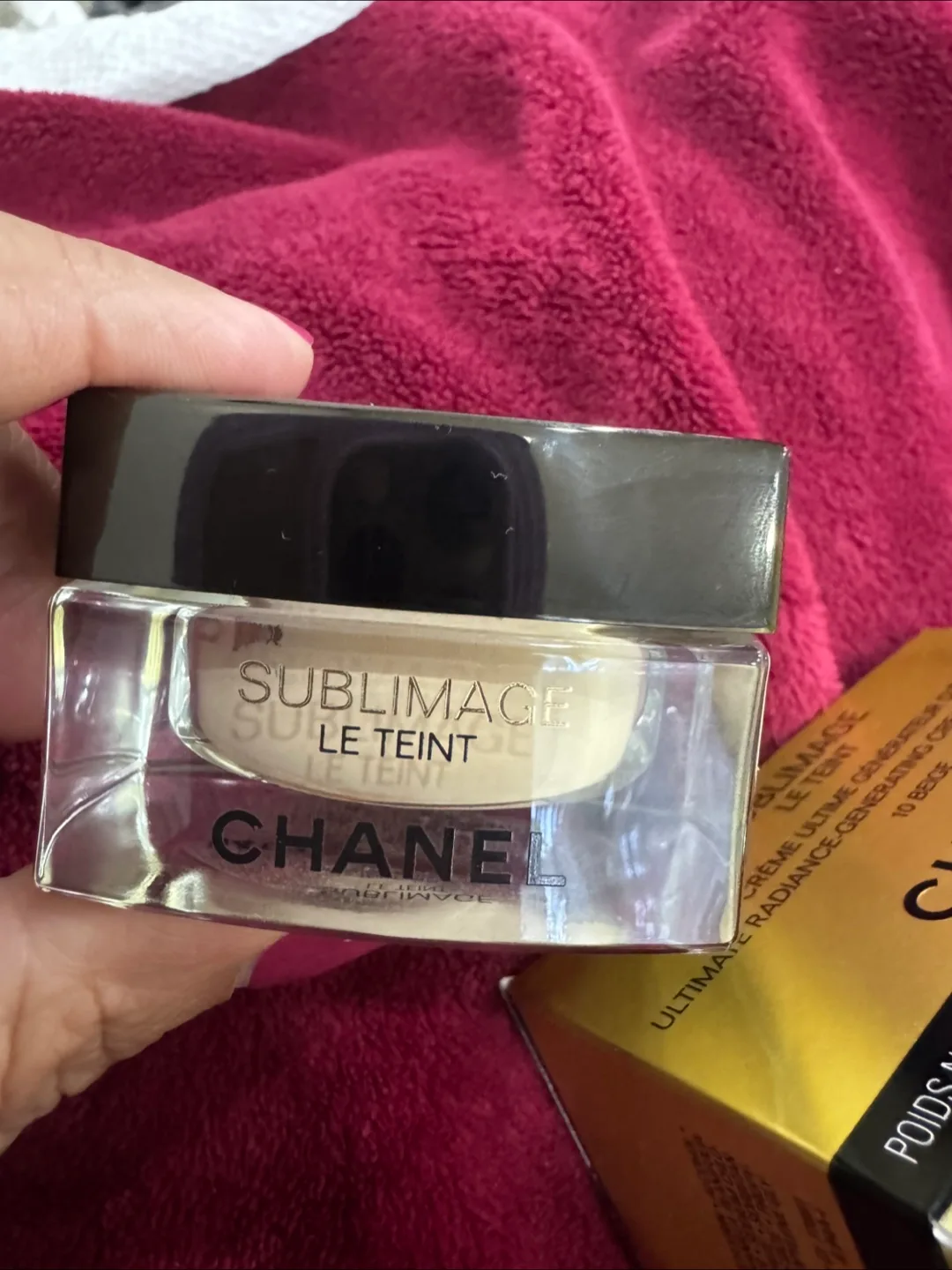 Chanel Sublimage Le Teint Cream Foundation image indicator(4)