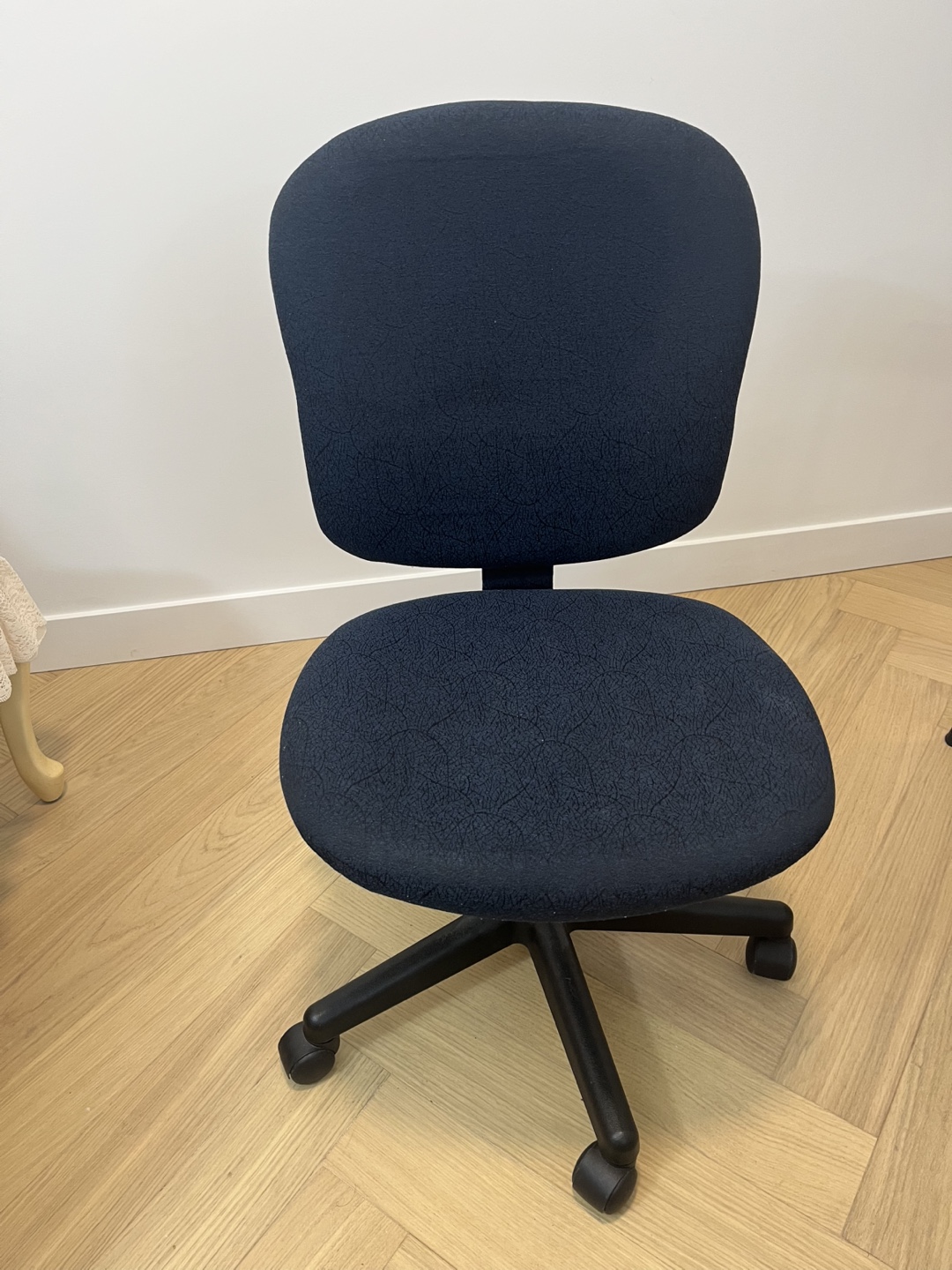 Desk chair