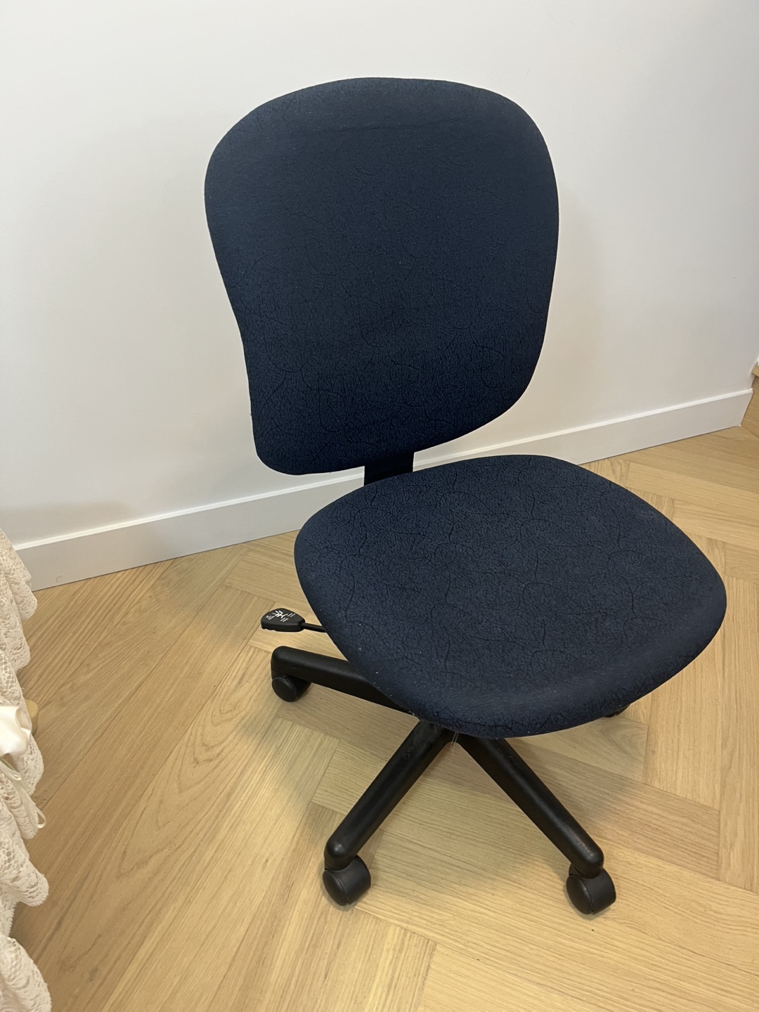 Desk chair - photo 2