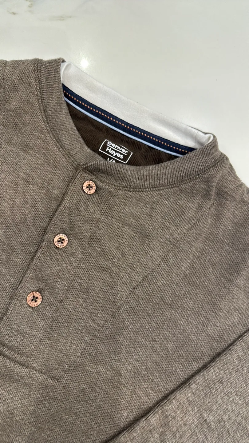 Denver Hayes Henley Top image indicator(3)