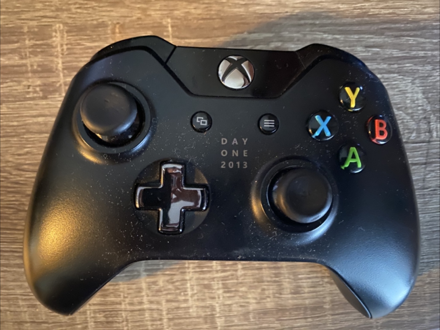 Xbox one with exclusive day one controller! - photo 4