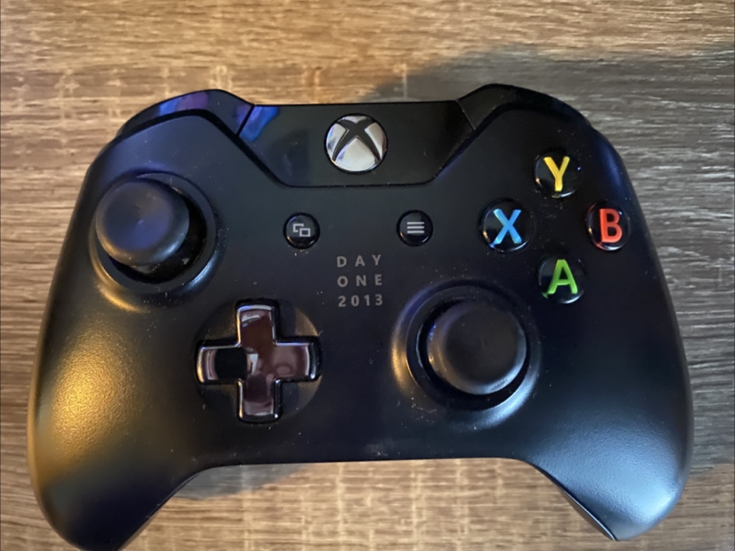Xbox one with exclusive day one controller! - photo 3