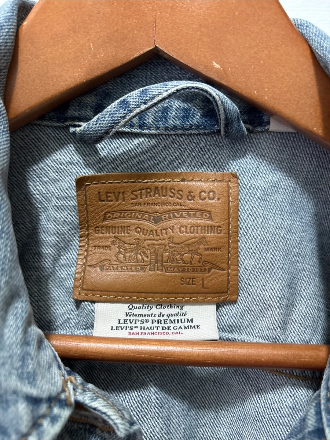 Levi's Denim Jacket - Size L image indicator(2)