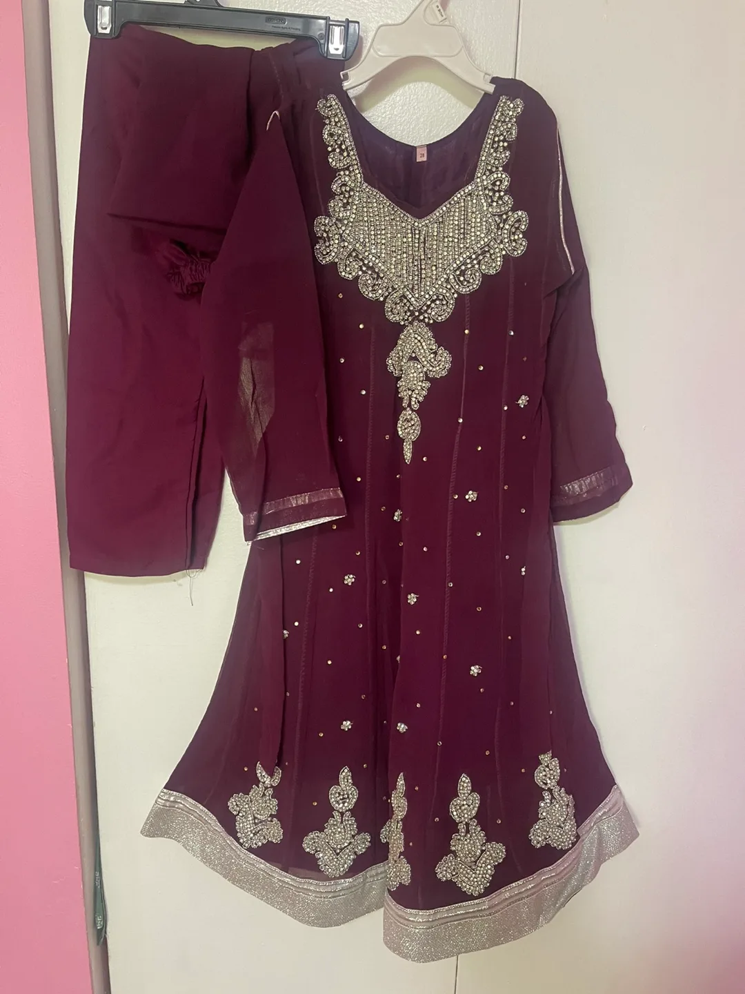 Girls' Ethnic Embroidered Outfits image indicator(6)