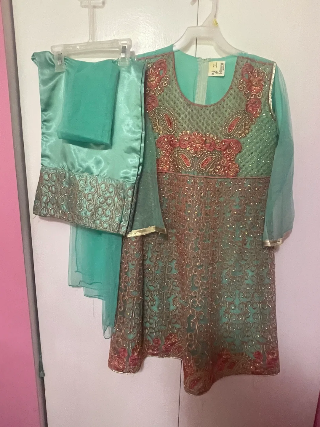 Girls' Ethnic Embroidered Outfits image indicator(9)