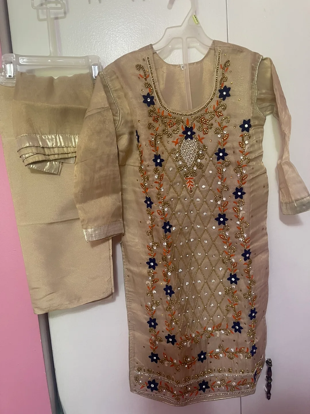 Girls' Ethnic Embroidered Outfits image indicator(7)