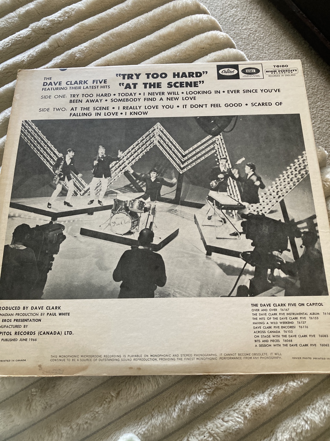 The Dave Clark Five - At the Scene LP Record - photo 2