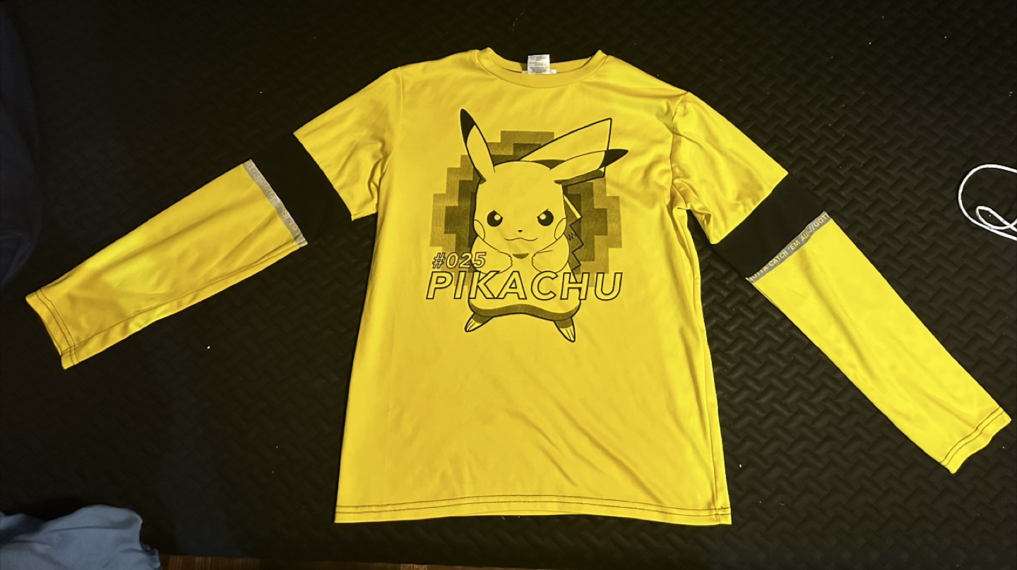 Officially licensed Pokémon Kids jersey XL - EUC