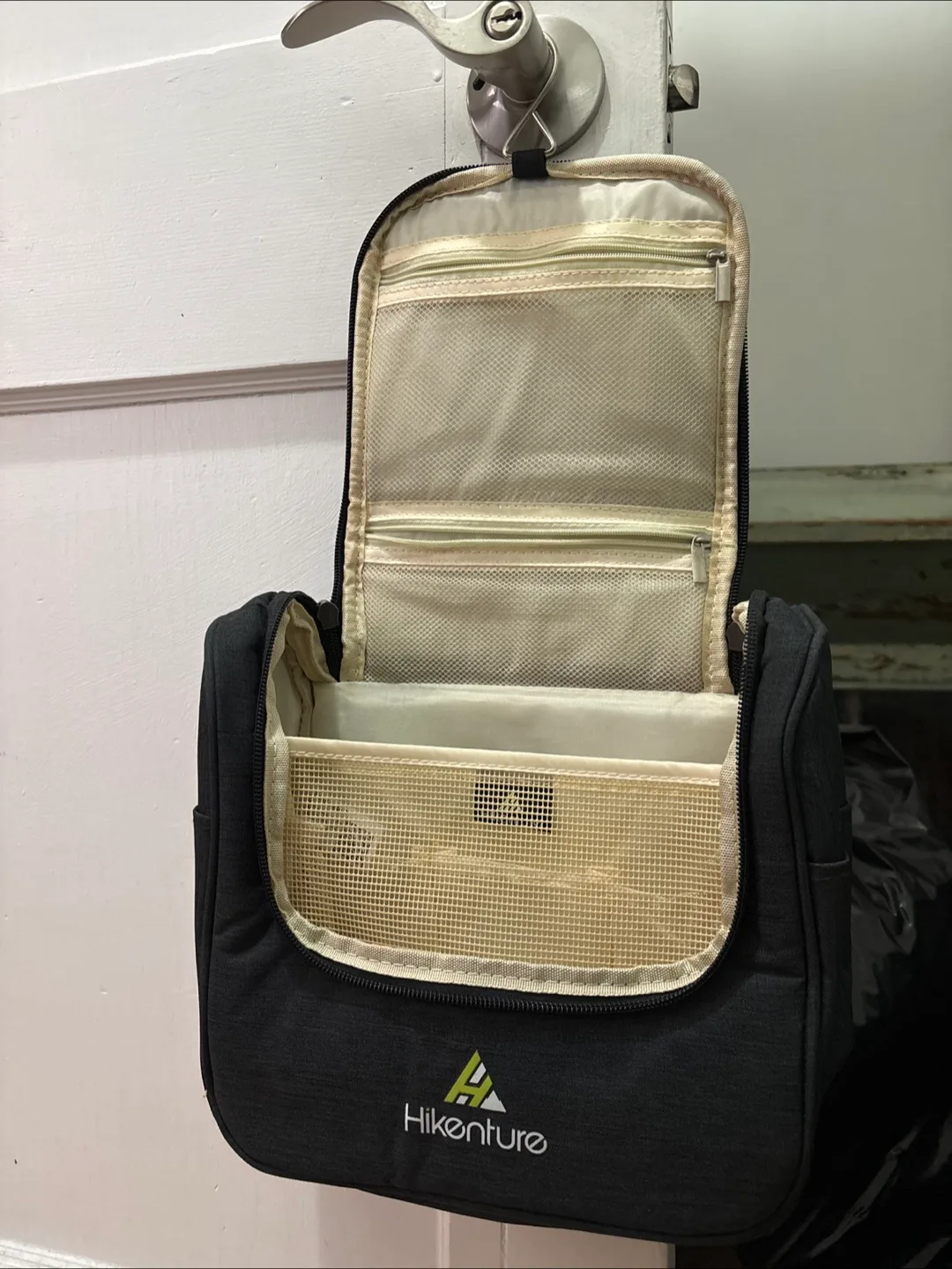 Hanging Travel Cosmetic Bag image indicator(3)