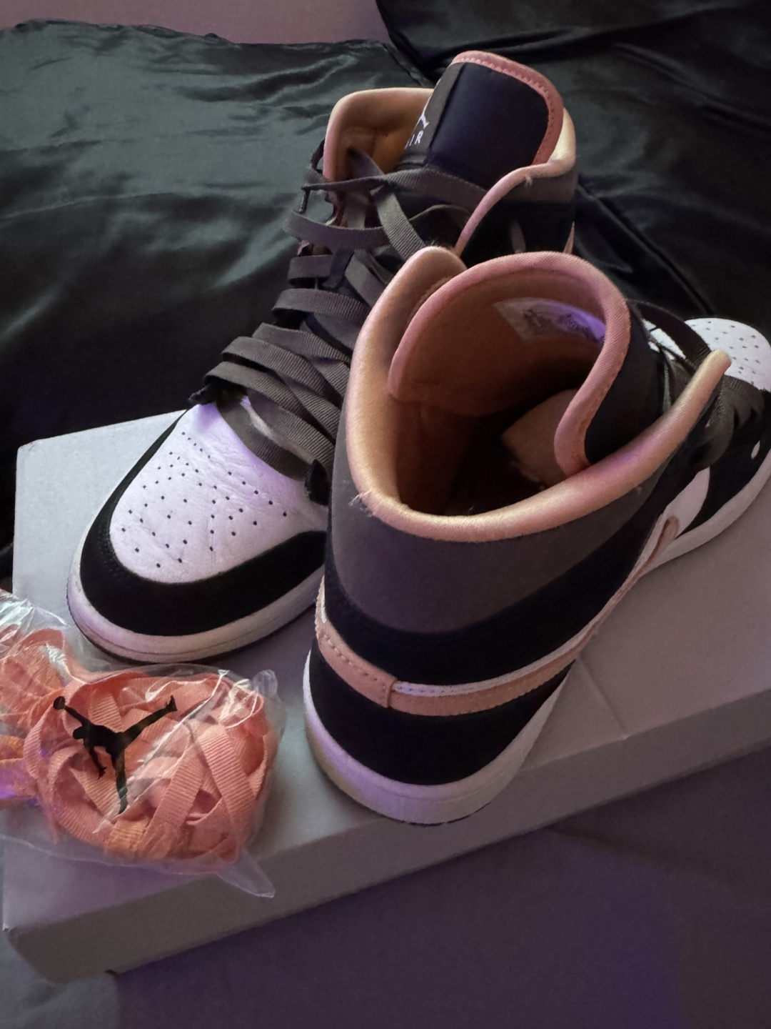 Air Jordan 1 Mid Peach Mocha - photo 2