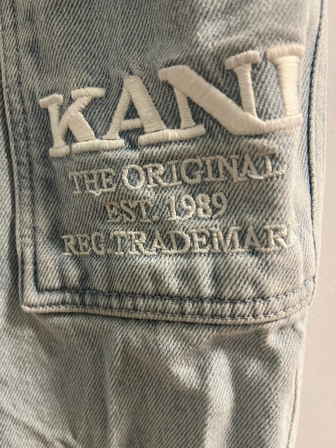 Kani Light Wash Jeans image indicator(2)