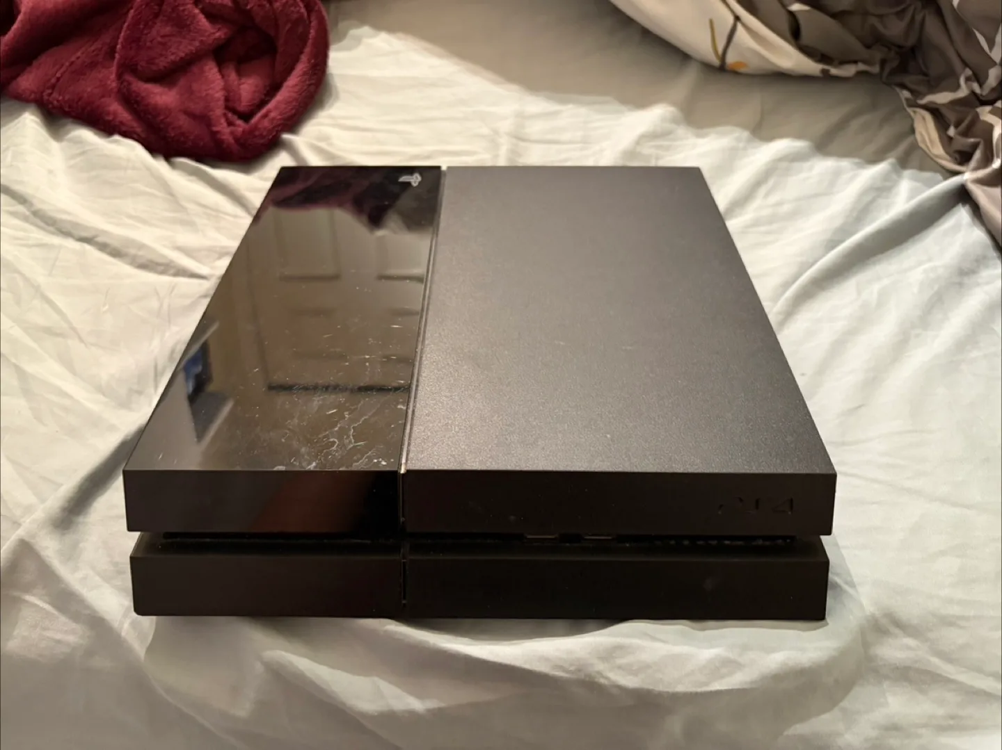 PS4 Console, Games & Controllers image indicator(2)