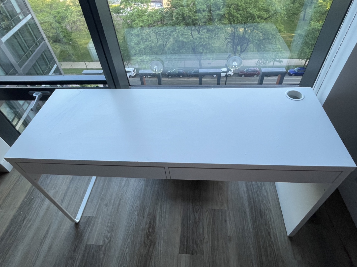 White desk with drawers - photo 2